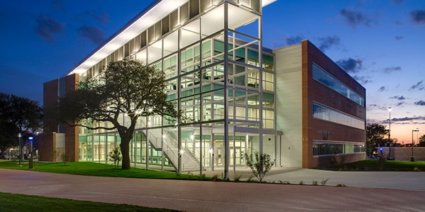 Outdoor view of school building architecture