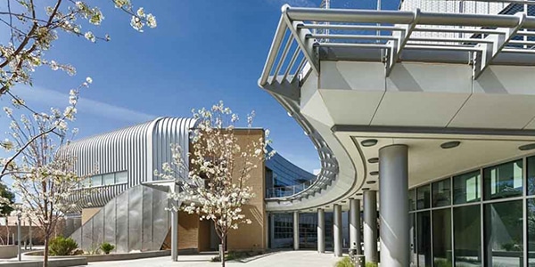 Outdoor view of Antelope Valley College campus