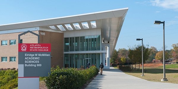 Outdoor view of Atlanta Metropolitan State College campus