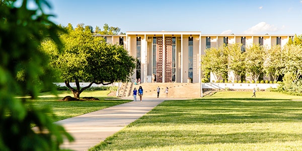 Outdoor view of University of North Carolina at Asheville campus