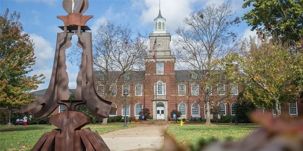 Outdoor view of Austin Peay State University campus