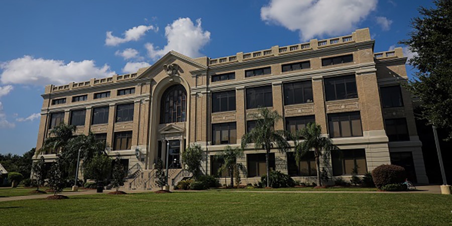 Outdoor view of college campus