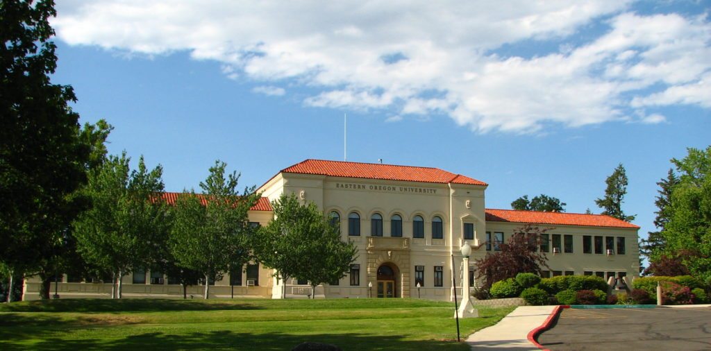Outdoor view of Eastern Oregon University campus