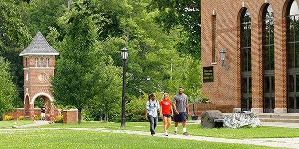 Outdoor view of Edinboro University campus