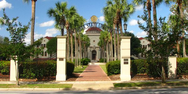 Outdoor view of Valdosta State University campus