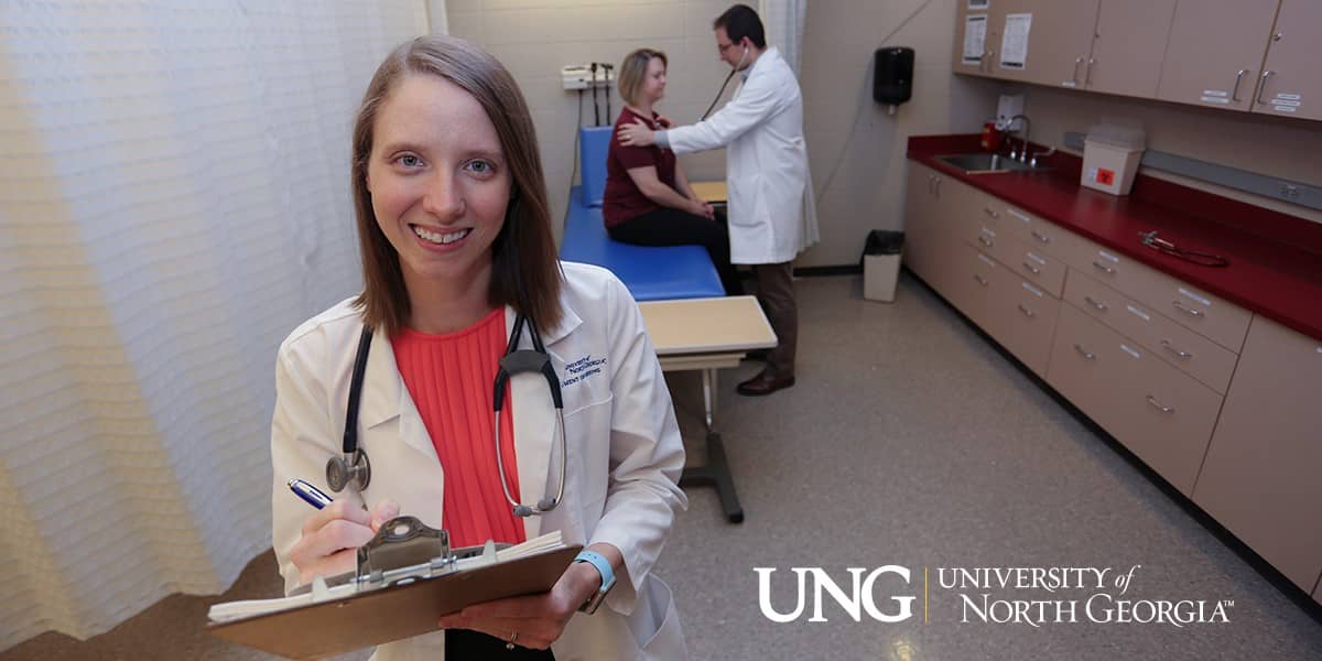 Student doctors at the University of North Georgia and female patient