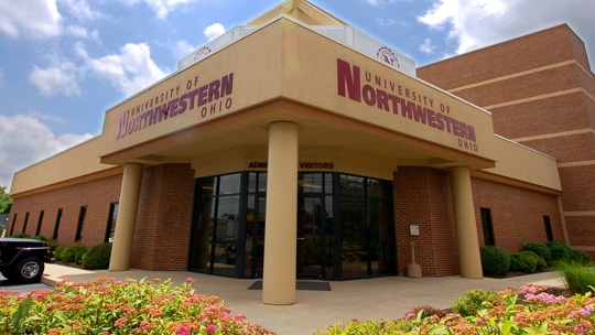 Outdoor view of University of Northwestern building