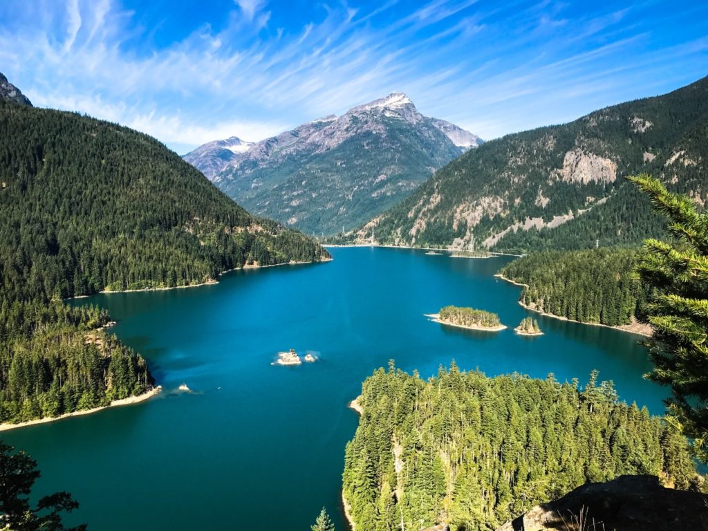 alpine lake in the pacific northwest